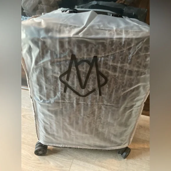 Authentic RIMOWA x DIOR luggage for carry on. - Picture 5 of 17
